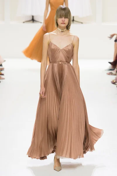 Look 38